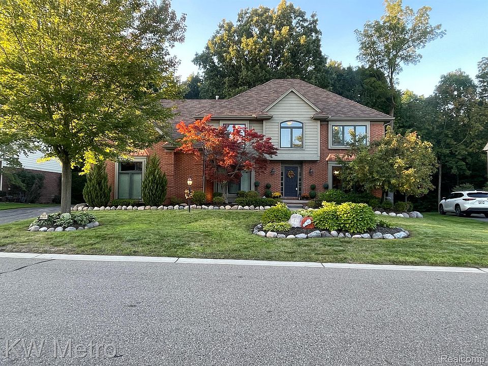 1st image of 40122 Woodside Dr N