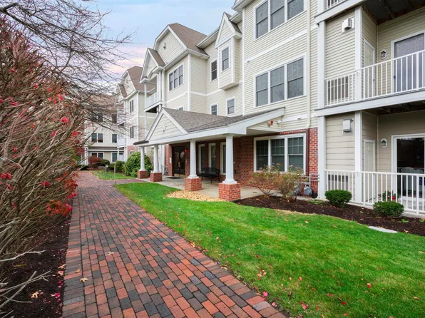 160 Daniel Webster Highway #323, Nashua, NH 03060