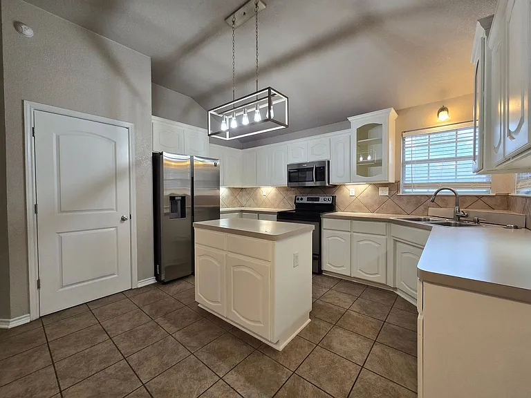 5609 Hunters Ridge Trl — Photo 5