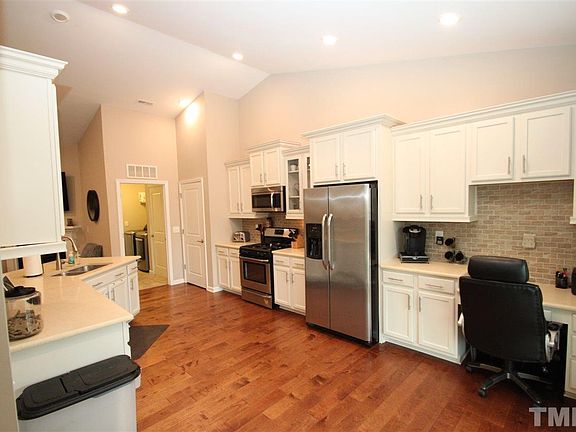 5th image of 608 Wellwater Ave