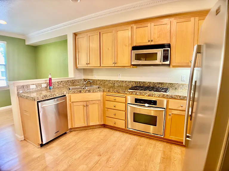 4466 Laird Cir — Photo 13
