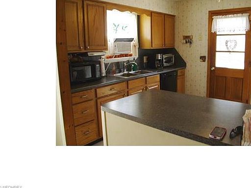 3rd image of 128 Shelton Blvd