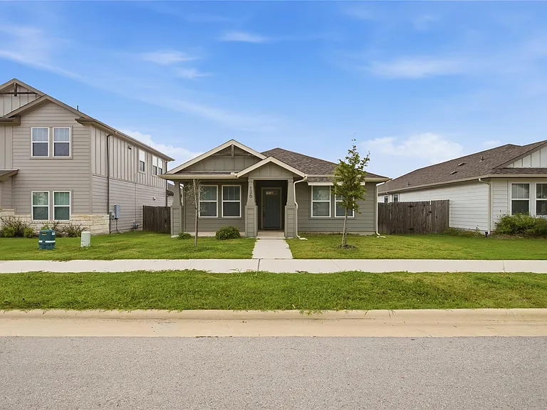 126 Fairmeadow Downs Dr — Photo 2