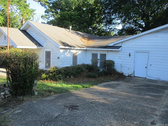 2nd image of 234 Oaklawn St