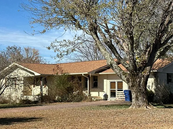 1070 Dogwood Cir NE, Arab, AL 35016