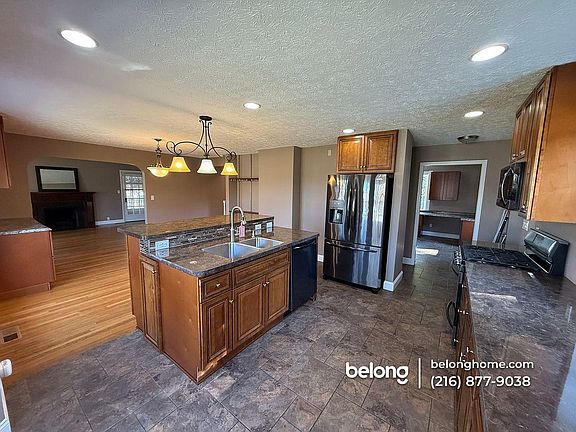 4th image of 30871 Lorain Rd