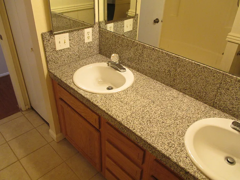2131 E Palmcroft Dr — Photo 17