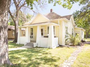 807 E 2nd St, Mccook, NE 69001