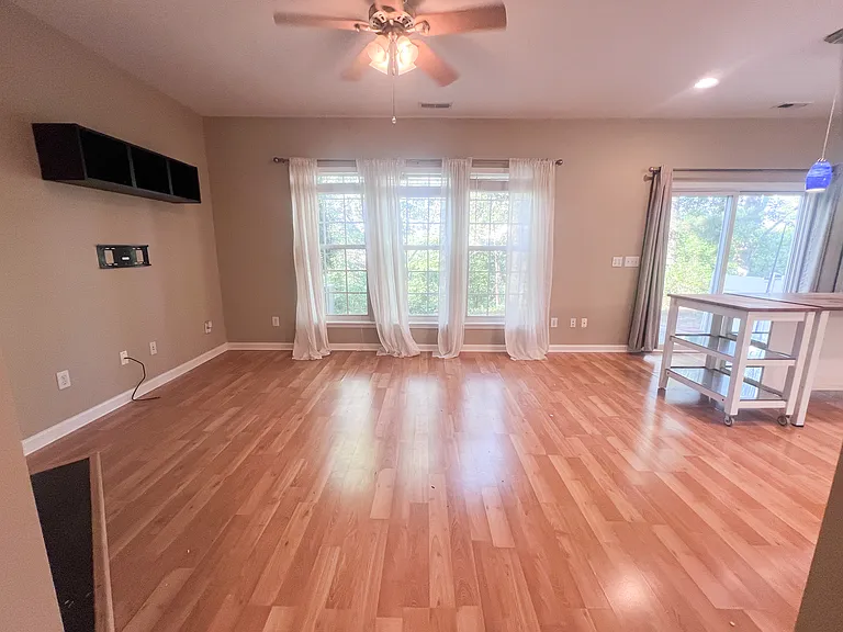 302 Mannington Dr — Photo 15