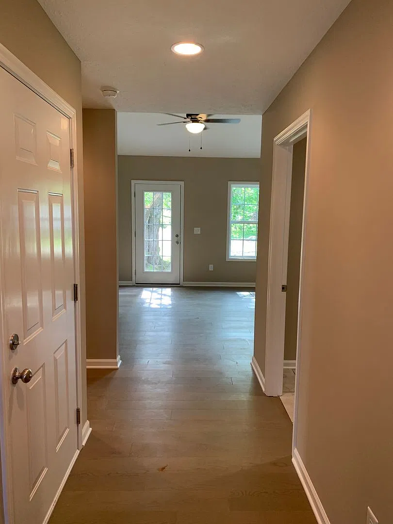 Adorable Home in Great Central Location... — Photo 2