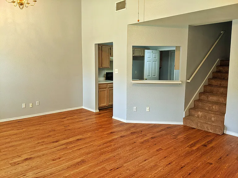 1702 Southwestern Trl — Photo 5