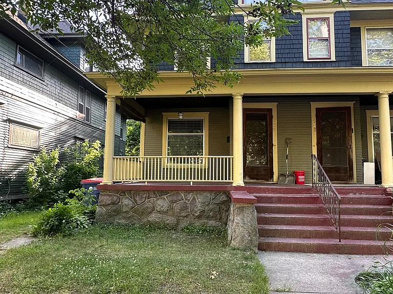 339 Eastern Ave SE — Photo 20