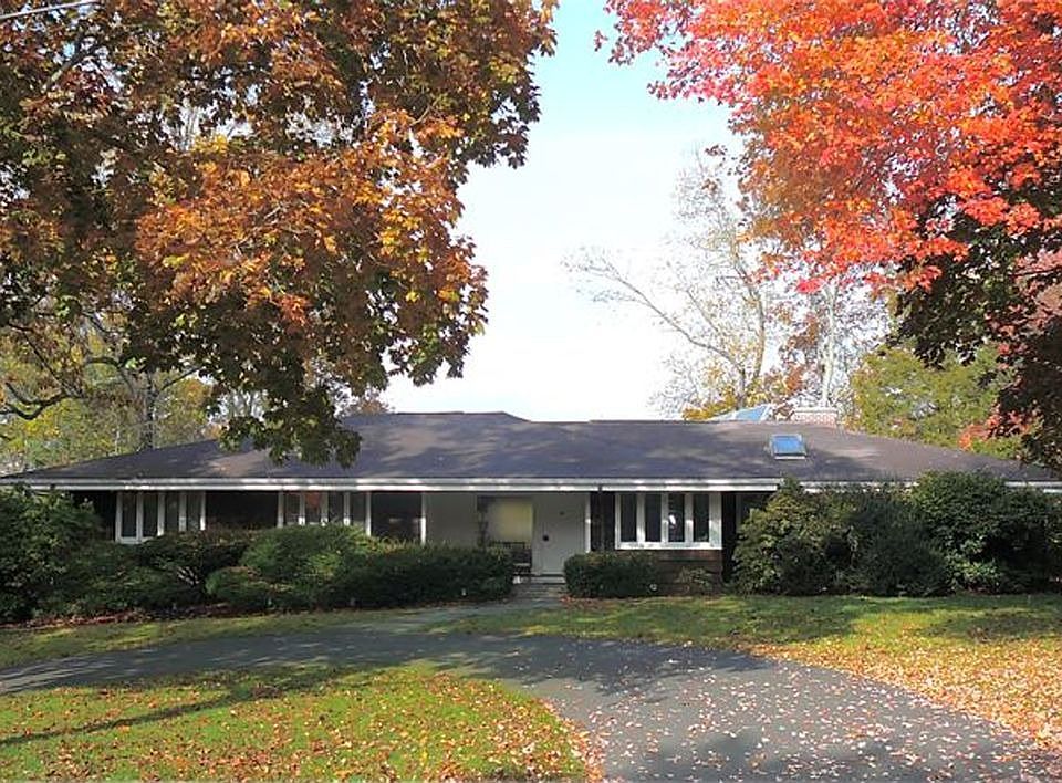 Custom Ranch - REDUCED!