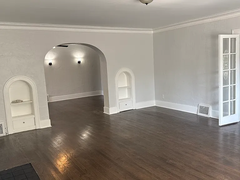 1030 N Ash St — Photo 6