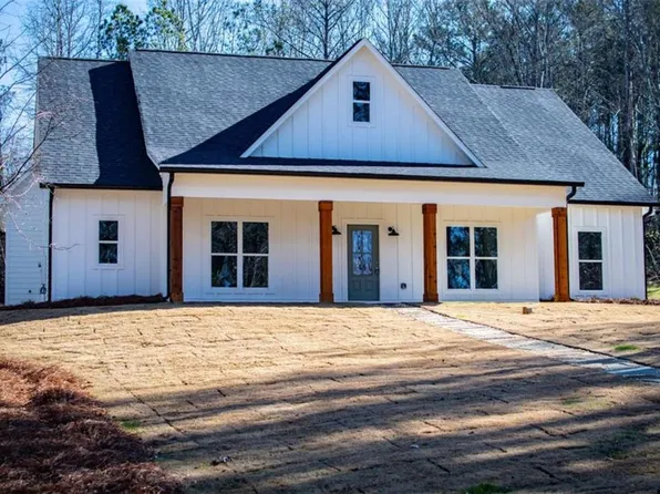 16 Edgewater Dr, Temple, GA 30179