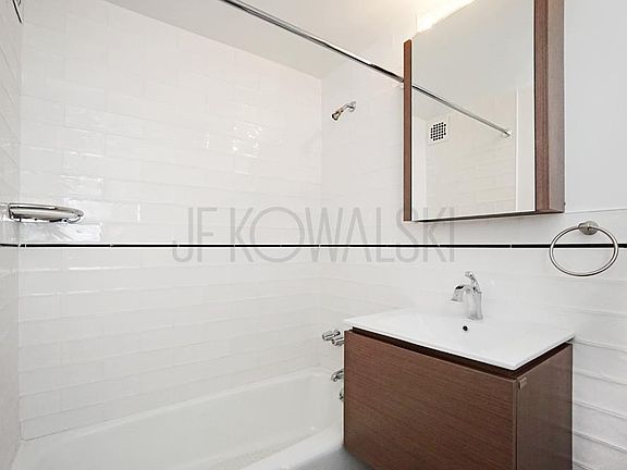 5th image of 156 Bleecker St #9KW