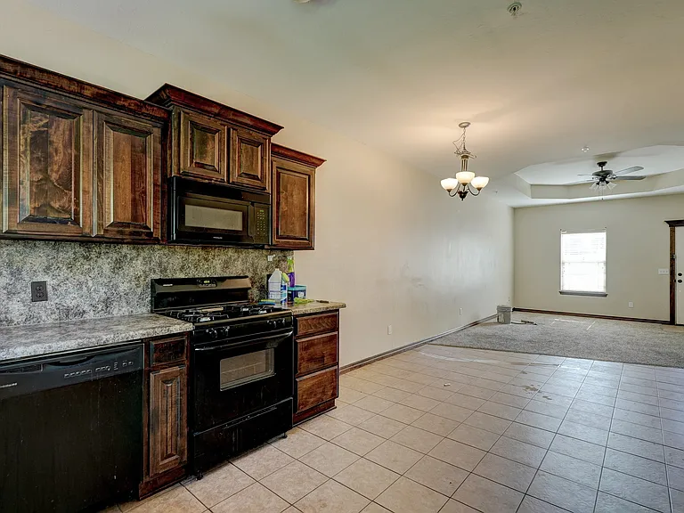 2220 W Utah Ave — Photo 19