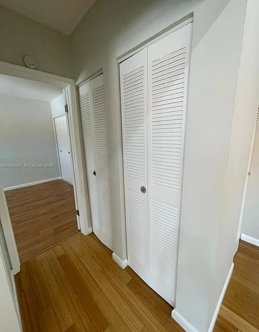 Lee Condominium Apts — Photo 3