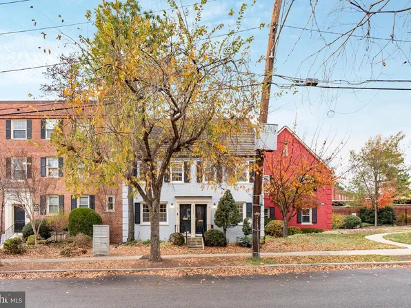 2123 Suitland Ter SE Unit B, Washington, DC 20020