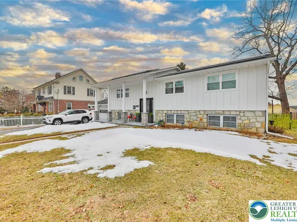 422 Belvidere St, Nazareth, PA 18064