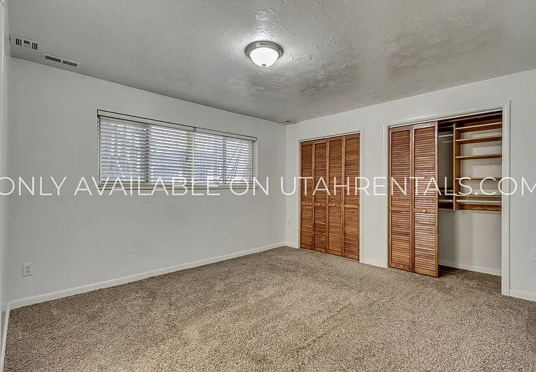 398 W State St — Photo 19