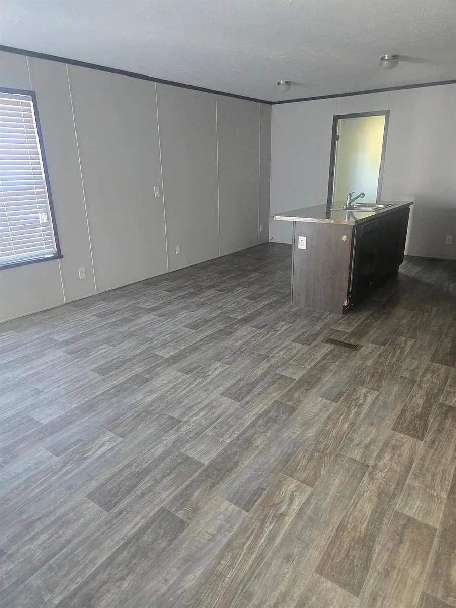 Building Photo - 1200 S Hendricks Ave #18