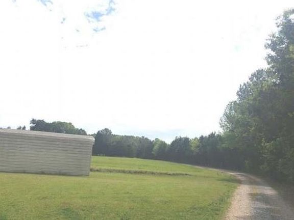 Exterior Neighborhood (street photo)