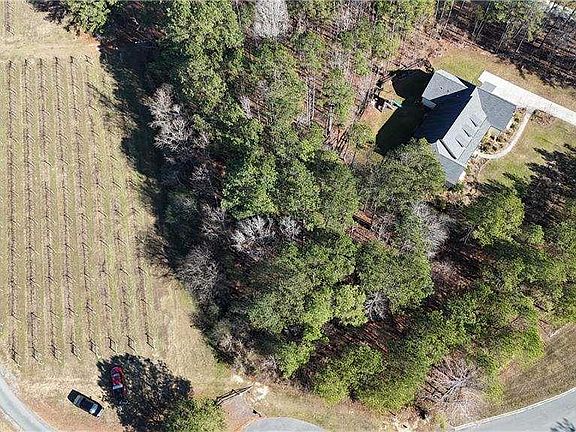 4th image of 39 Flower Farm Dr