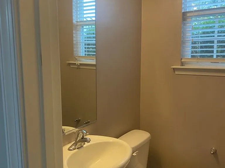 203 Linfoot Ct — Photo 7