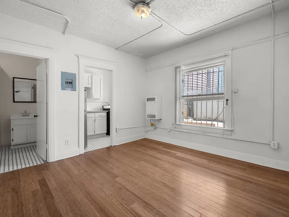 916 Georgia St