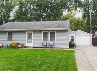 7404 Volquardsen Ave, Davenport, IA 52806