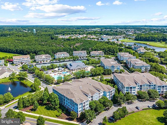 4th image of 31574 Winterberry Pkwy Unit 201