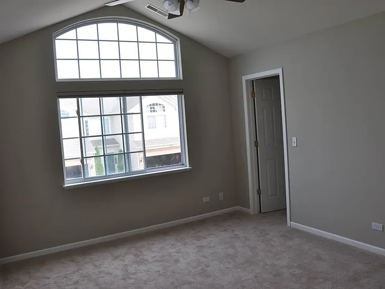 109 E Haines Dr — Photo 2
