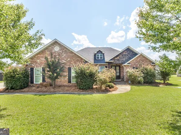 250 Hathersage Dr, Kathleen, GA 31047