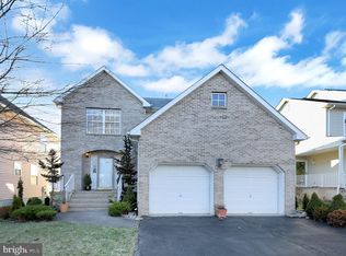 109 Canal View Dr, Lawrence Township, NJ 08648