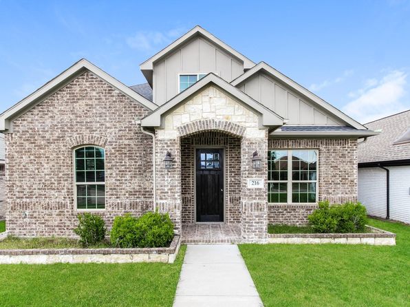216 Piccadilly Cir