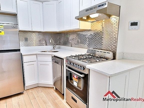 3rd image of 605 6th St APT 1