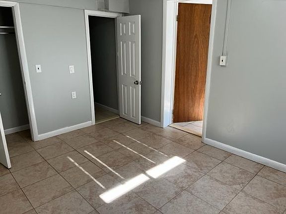 3rd image of 59 Saratoga Ave