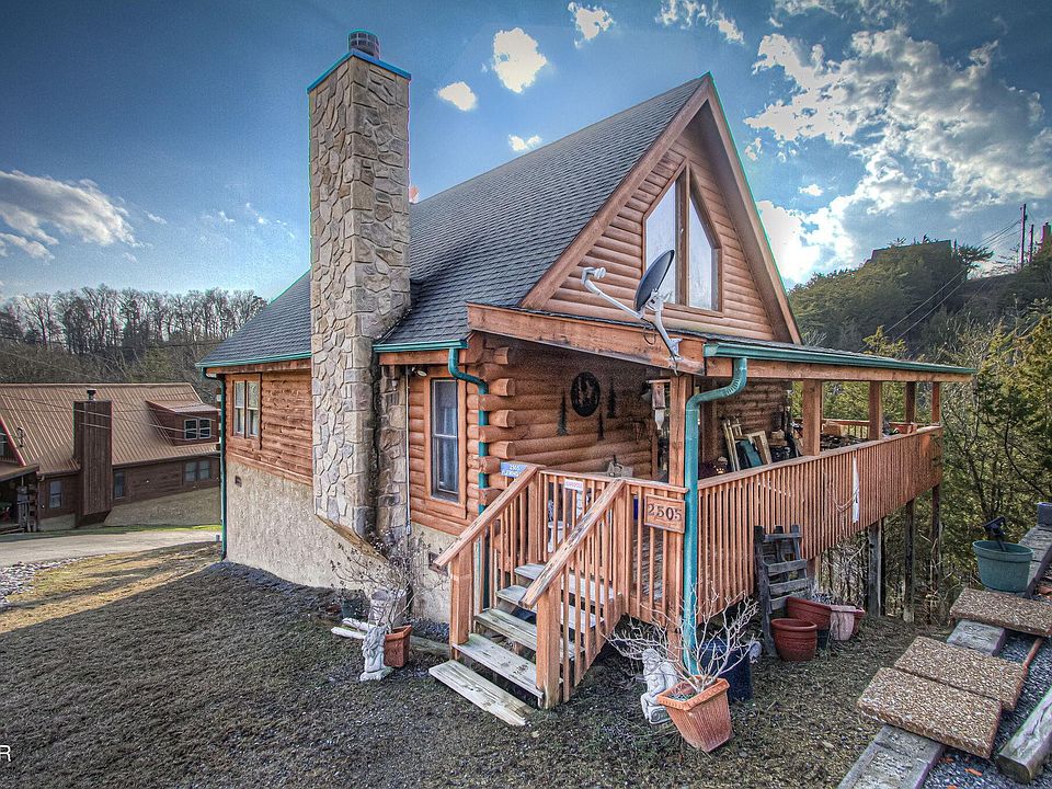 1st image of 2505 Fleming Way