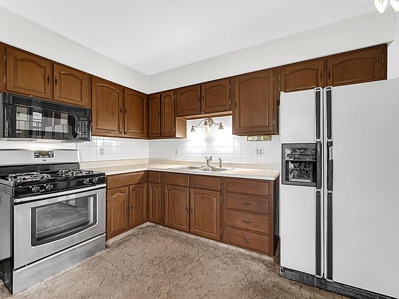 3rd image of 6945 Superior Ave