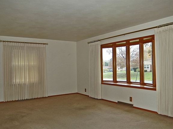 2nd image of 5415 Abshire Dr