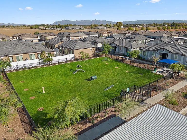 Vlux at Queen Creek — Photo 28