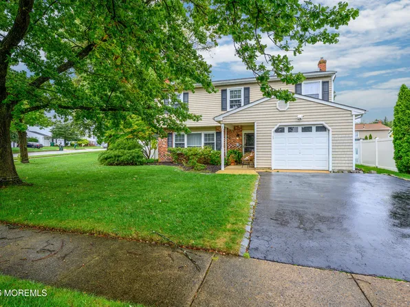 2 Evergreen Place, Howell, NJ 07731