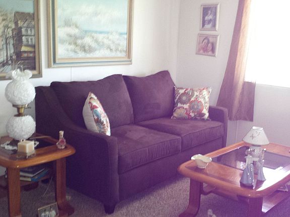 OPPOSITE END OF LIVING ROOM