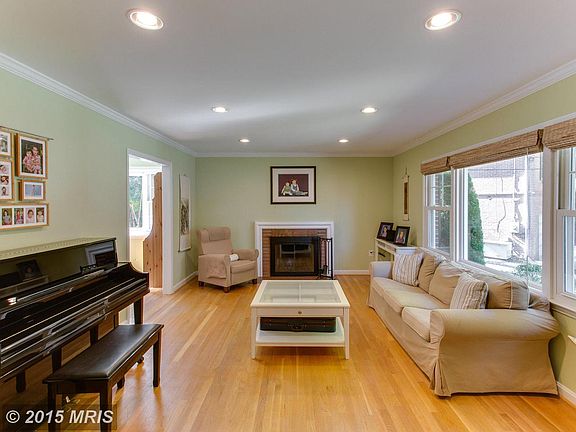 2nd image of 10301 Rossmore Ct