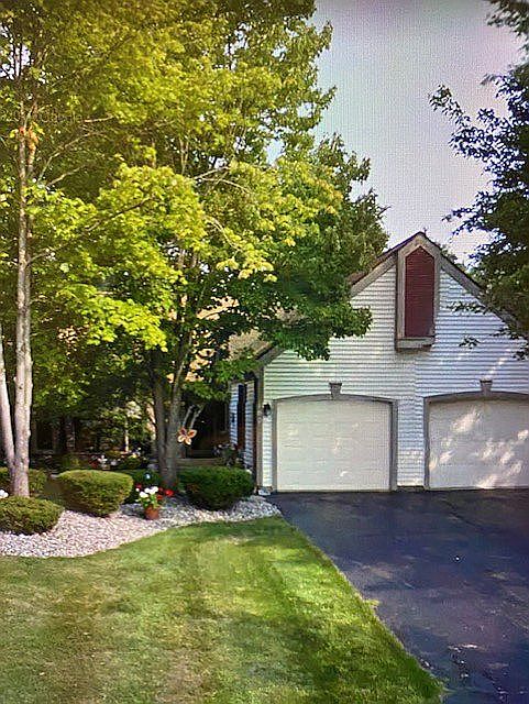 1st image of 102 Blossom Dr