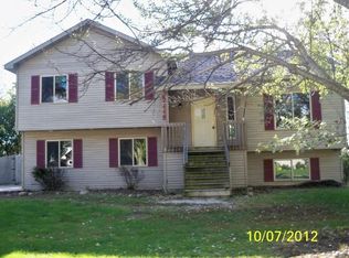 N1115 Wisconsin Rd, Genoa City, WI 53128