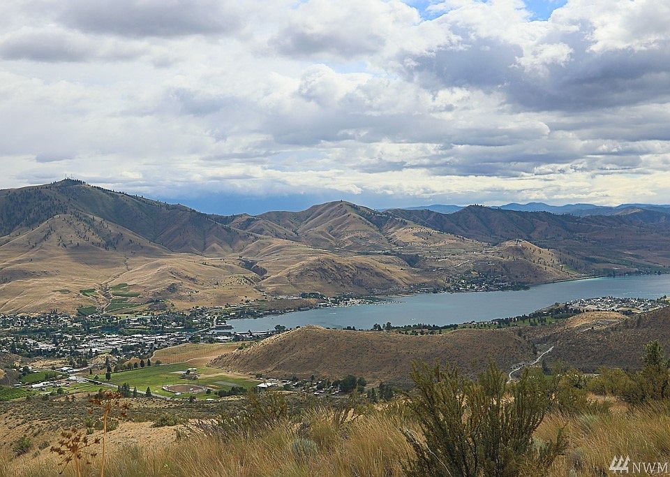 Lake Chelan Valley Views