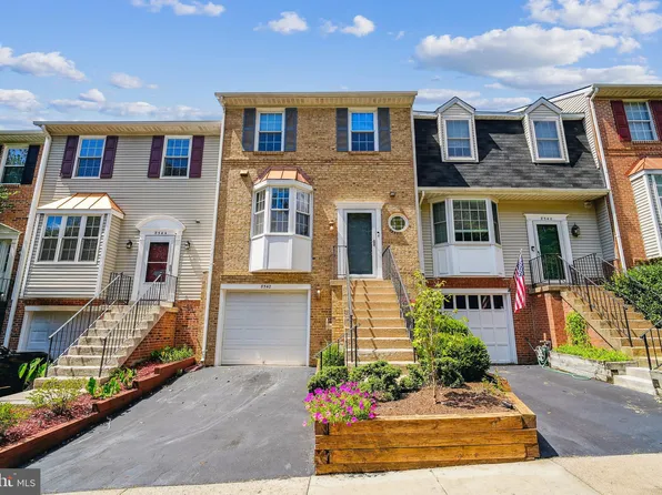 8542 Enochs Dr, Lorton, VA 22079