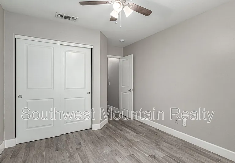 881 E Baylor Ln — Photo 27